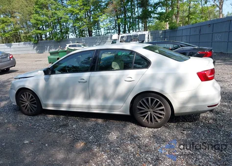 2017 Volkswagen Jetta 1.8T Sport z USA, uszkodzony, nr VIN 3VWD17AJ6HM308228